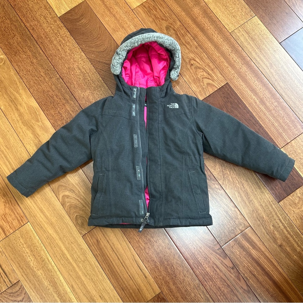 The North Face dark gray toddler coat in 6/6- girl & boy!!